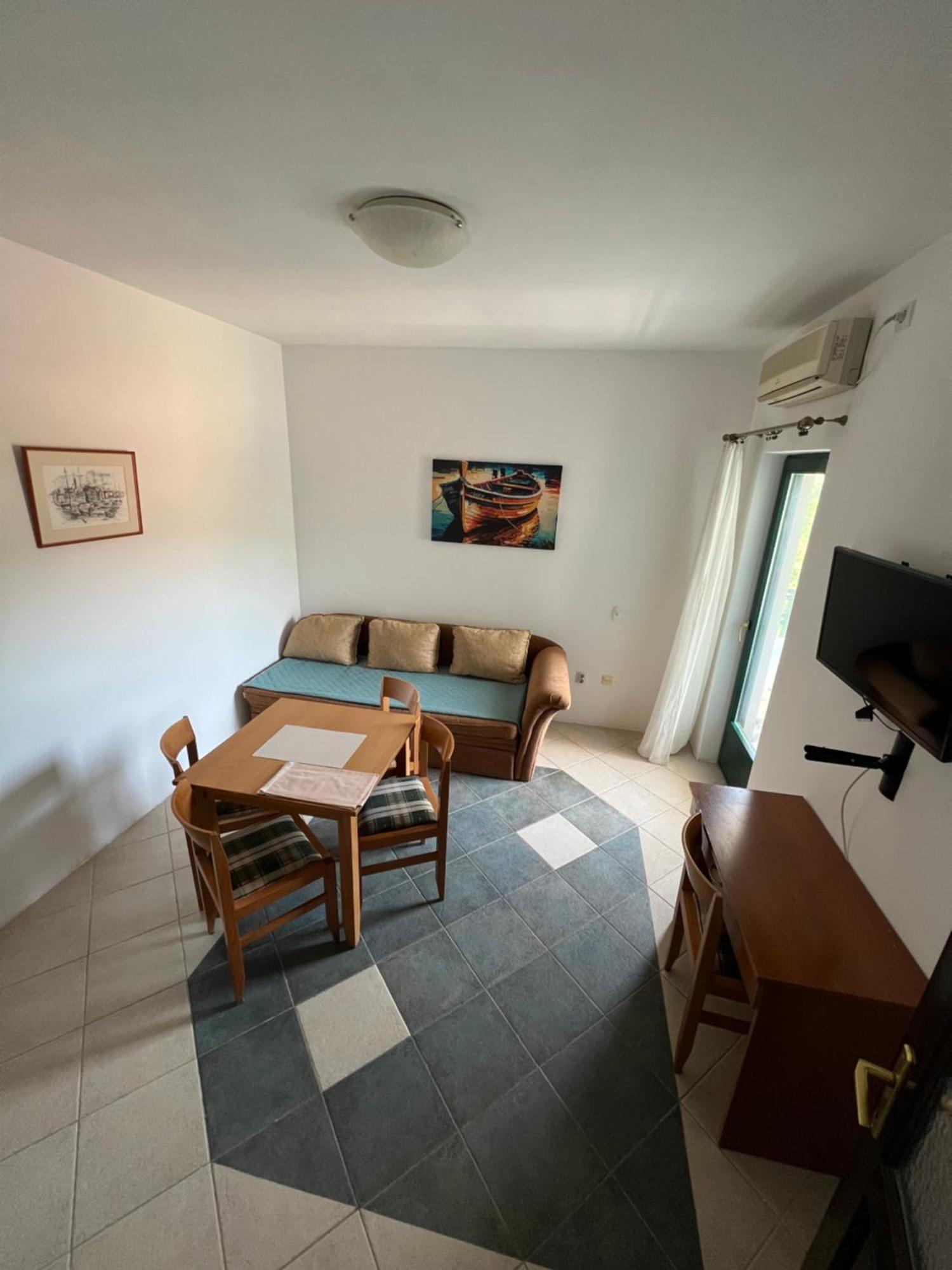 Renome Apartment Petrovac Luaran gambar