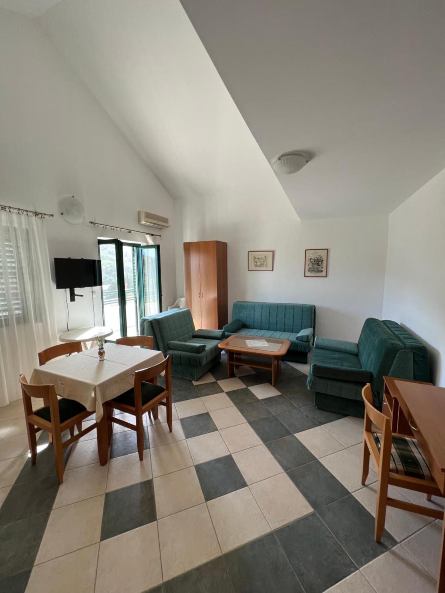 Renome Apartment Petrovac Luaran gambar