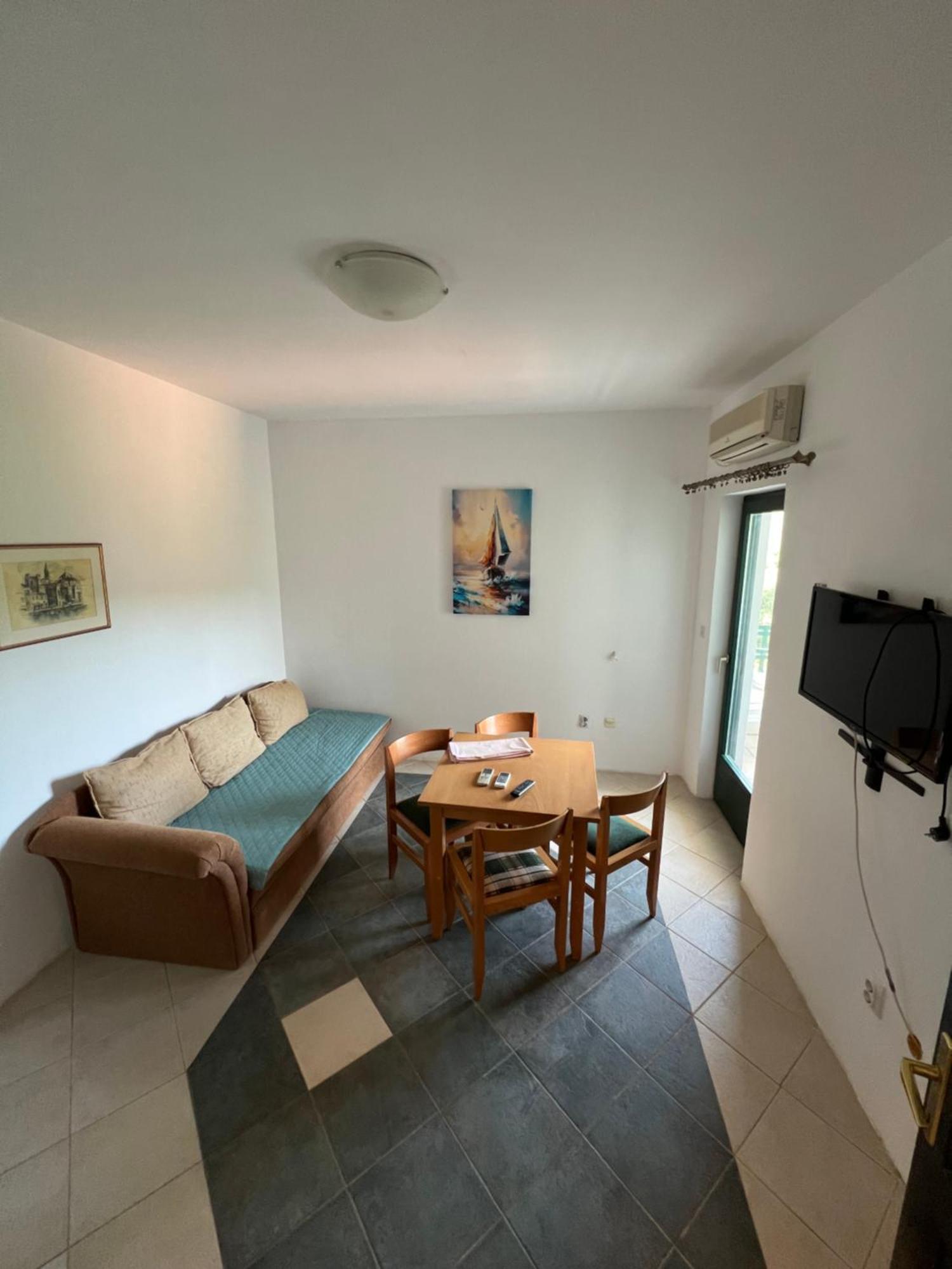 Renome Apartment Petrovac Luaran gambar